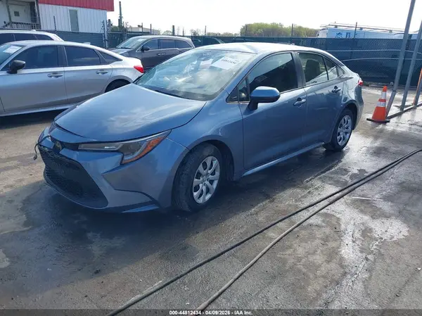 JTDEPMAE1N3005149 2022 TOYOTA COROLLA - Image 2