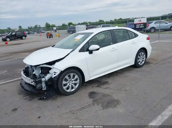 JTDEPMAE2NJ205601 2022 TOYOTA COROLLA - Image 2