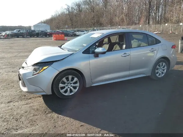 JTDEPMAE3N3005153 2022 TOYOTA COROLLA - Image 2