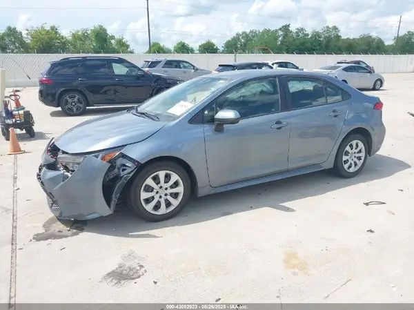 JTDEPMAE3NJ224710 2022 TOYOTA COROLLA - Image 2