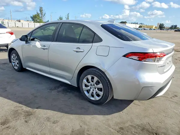 JTDEPMAE4MJ125876 2021 TOYOTA COROLLA - Image 2