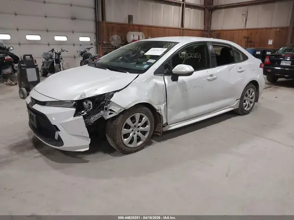 JTDEPMAE4N3032538 2022 TOYOTA COROLLA - Image 2