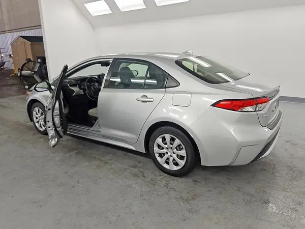 JTDEPMAE4NJ229060 2022 TOYOTA COROLLA - Image 2