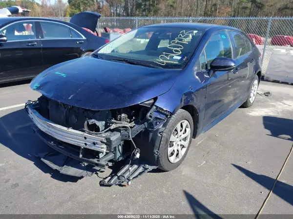 JTDEPMAE5MJ154366 2021 TOYOTA COROLLA - Image 2