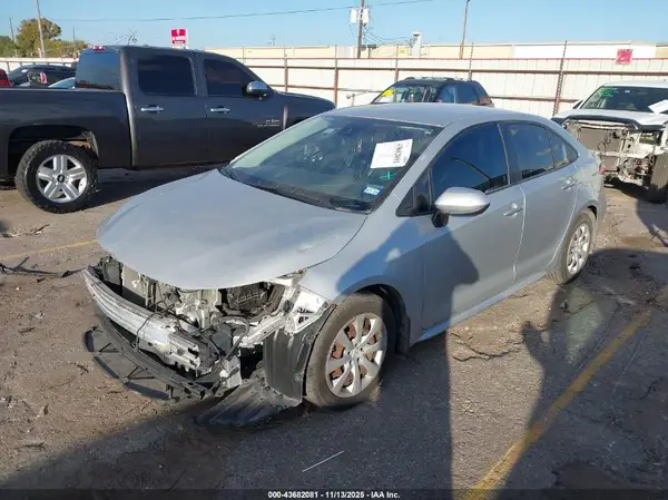 JTDEPMAE5MJ158028 2021 TOYOTA COROLLA - Image 2