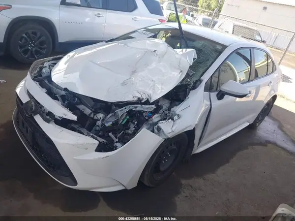 JTDEPMAE5MJ171863 2021 TOYOTA COROLLA - Image 2