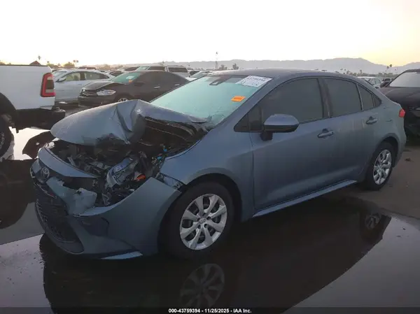 JTDEPMAE5MJ172351 2021 TOYOTA COROLLA - Image 2