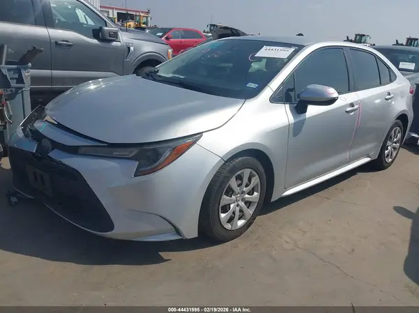 JTDEPMAE6MJ121117 2021 TOYOTA COROLLA - Image 2