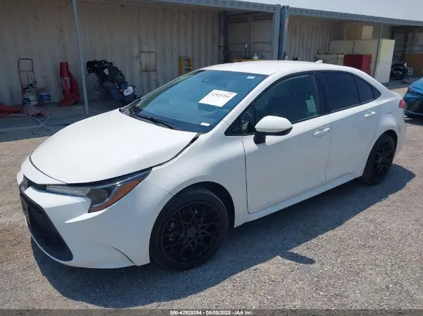 JTDEPMAE6MJ135874 2021 TOYOTA COROLLA - Image 2