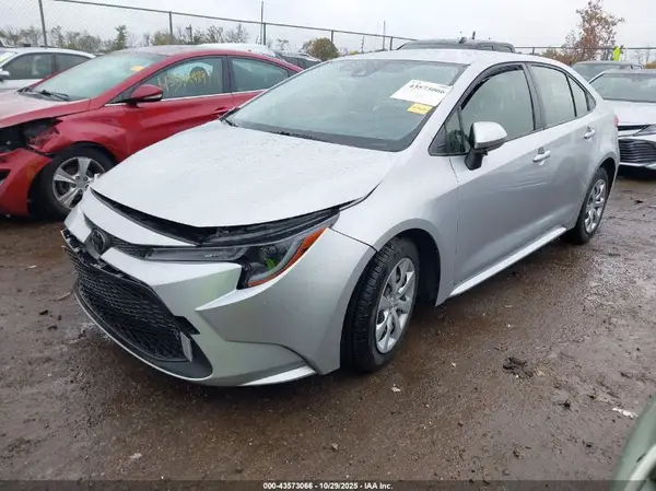 JTDEPMAE6MJ138421 2021 TOYOTA COROLLA - Image 2
