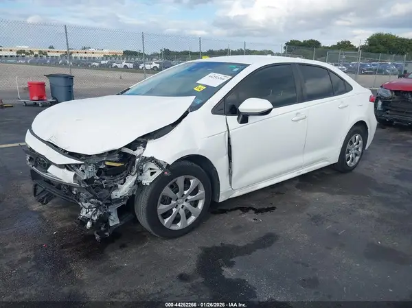 JTDEPMAE6MJ147507 2021 TOYOTA COROLLA - Image 2