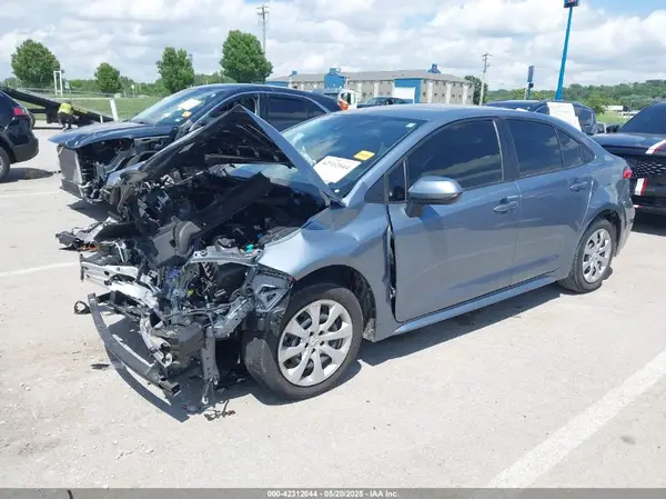 JTDEPMAE6MJ181656 2021 TOYOTA COROLLA - Image 2