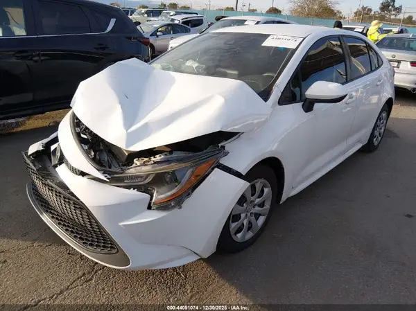 JTDEPMAE6N3016146 2022 TOYOTA COROLLA - Image 2