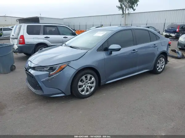 JTDEPMAE6NJ190424 2022 TOYOTA COROLLA - Image 2