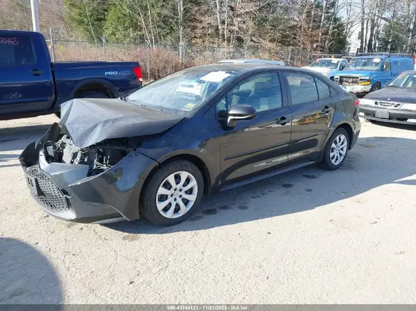 JTDEPMAE6NJ222238 2022 TOYOTA COROLLA - Image 2