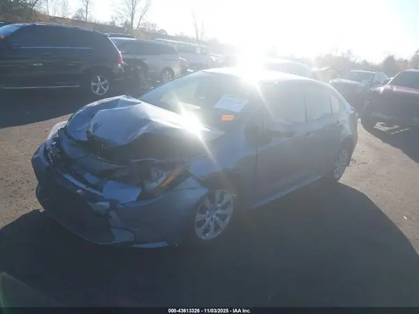 JTDEPMAE6NJ227925 2022 TOYOTA COROLLA - Image 2