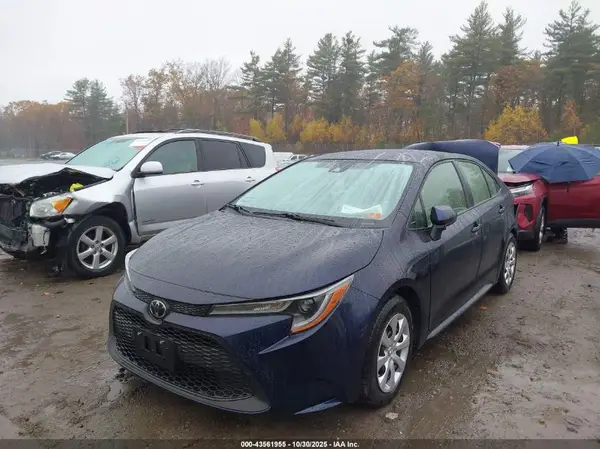 JTDEPMAE7MJ137052 2021 TOYOTA COROLLA - Image 2