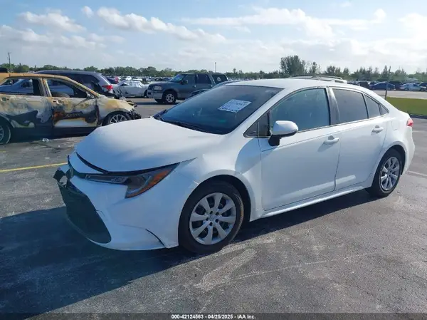 JTDEPMAE7MJ171671 2021 TOYOTA COROLLA - Image 2