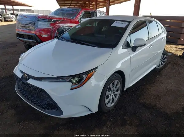 JTDEPMAE7MJ172674 2021 TOYOTA COROLLA - Image 2
