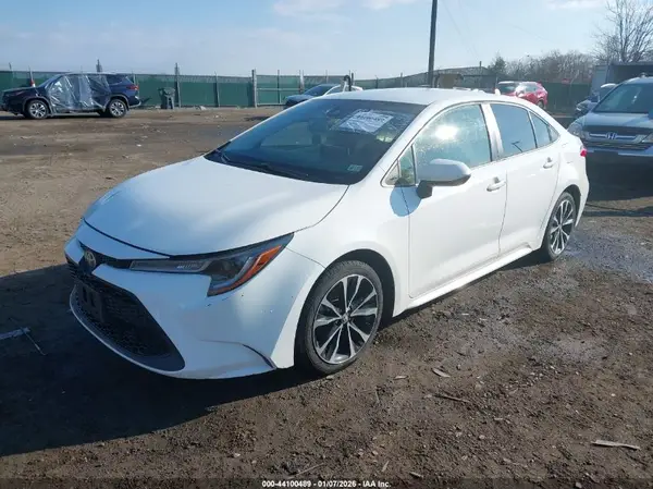 JTDEPMAE7MJ182279 2021 TOYOTA COROLLA - Image 2