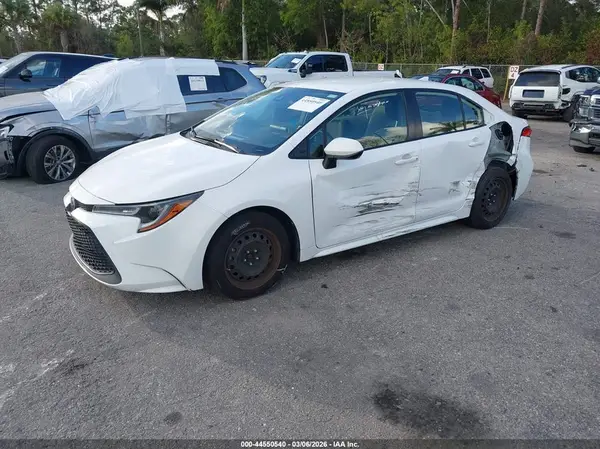 JTDEPMAE8MJ158301 2021 TOYOTA COROLLA - Image 2