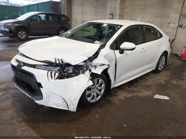 JTDEPMAE8MJ174045 2021 TOYOTA COROLLA - Image 2