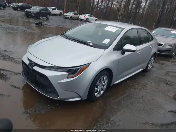 JTDEPMAE8N3005861 2022 TOYOTA COROLLA - Image 2