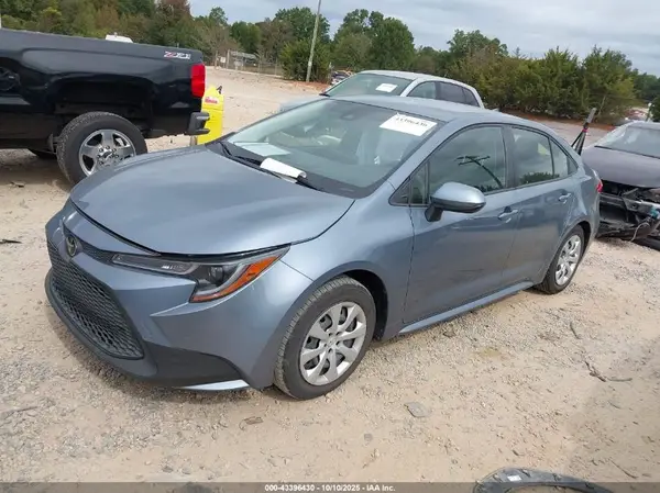 JTDEPMAE8N3010655 2022 TOYOTA COROLLA - Image 2