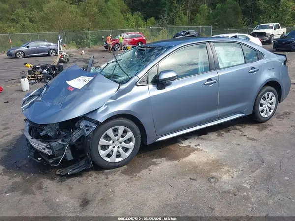 JTDEPMAE8NJ213850 2022 TOYOTA COROLLA - Image 2