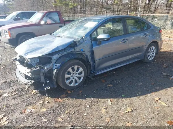 JTDEPMAE8NJ222841 2022 TOYOTA COROLLA - Image 2