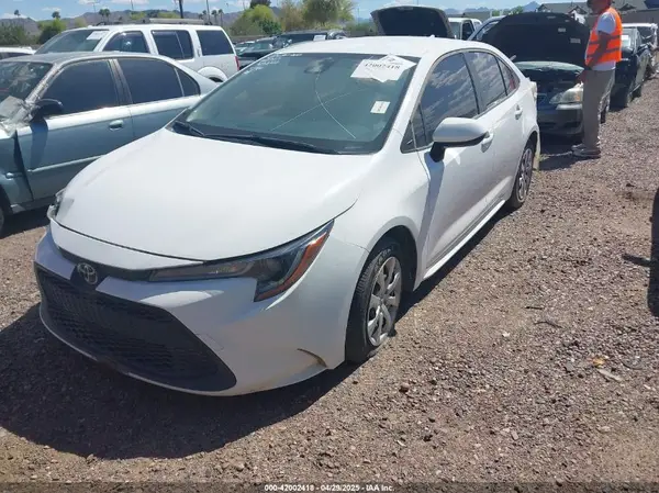 JTDEPMAE9MJ126828 2021 TOYOTA COROLLA - Image 2