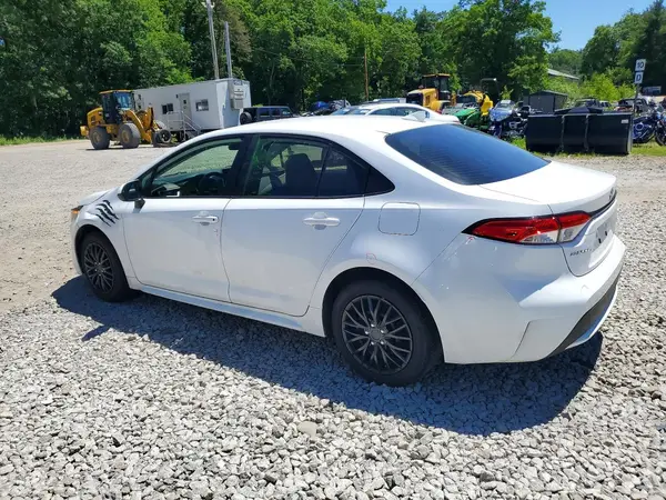 JTDEPMAE9MJ141765 2021 TOYOTA COROLLA - Image 2