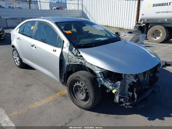 JTDEPMAE9MJ143158 2021 TOYOTA COROLLA - Image 1