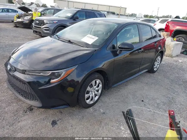 JTDEPMAE9MJ143788 2021 TOYOTA COROLLA - Image 2