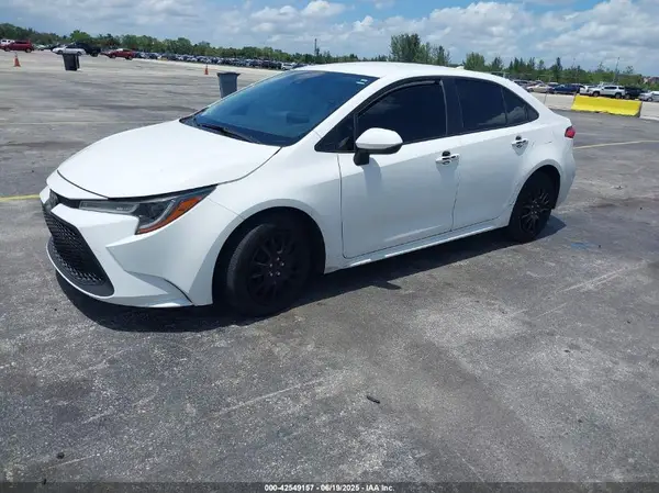 JTDEPMAE9MJ151843 2021 TOYOTA COROLLA - Image 2