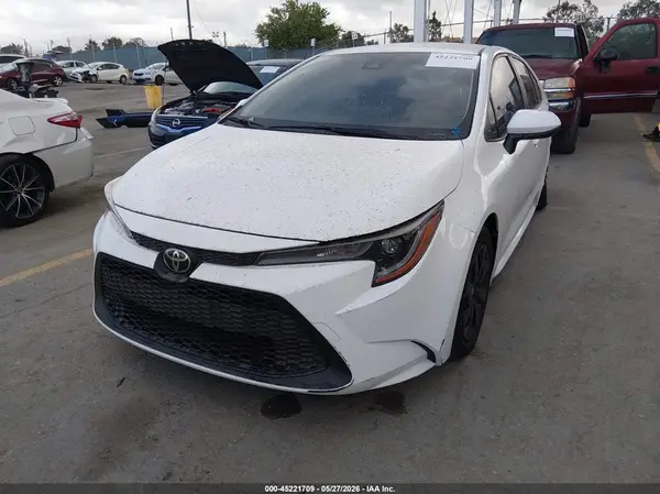 JTDEPMAE9MJ156265 2021 TOYOTA COROLLA - Image 2