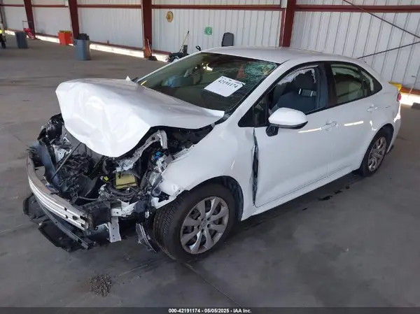 JTDEPMAE9MJ167217 2021 TOYOTA COROLLA - Image 2