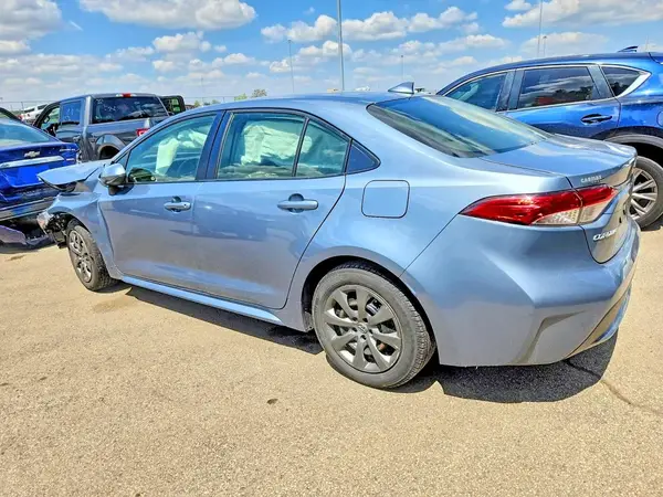JTDEPMAE9MJ167590 2021 TOYOTA COROLLA - Image 2