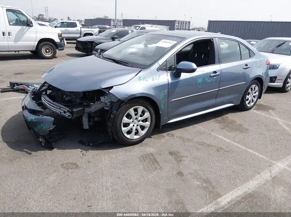 JTDEPMAE9N3006856 2022 TOYOTA COROLLA - Image 2