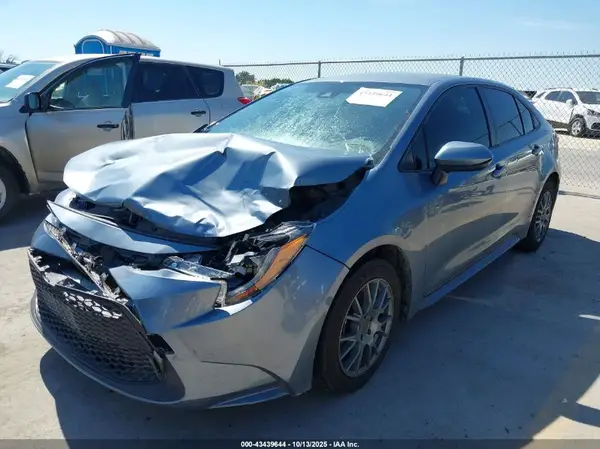 JTDEPMAE9NJ220550 2022 TOYOTA COROLLA - Image 2