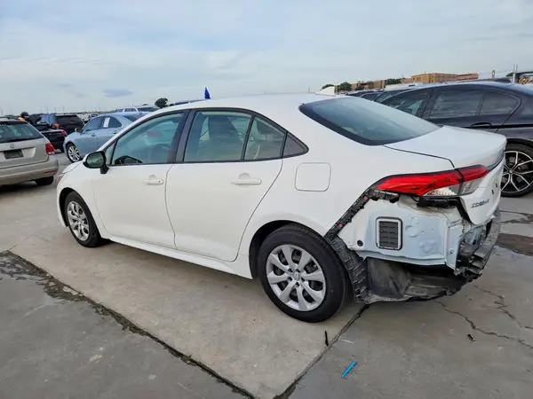 JTDEPMAEXMJ157974 2021 TOYOTA COROLLA - Image 2