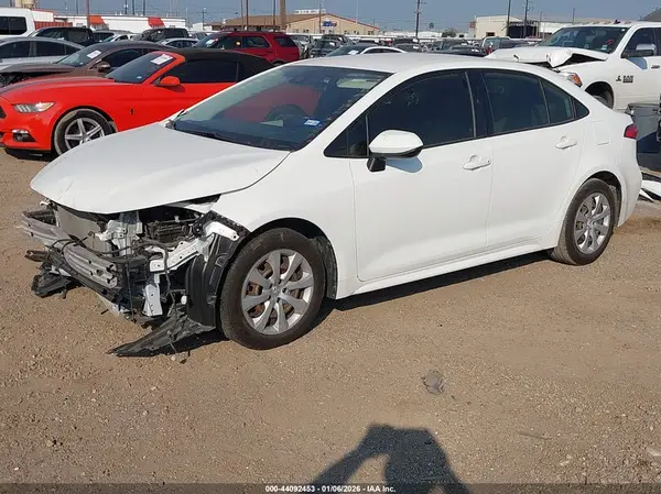 JTDEPMAEXMJ160261 2021 TOYOTA COROLLA - Image 2