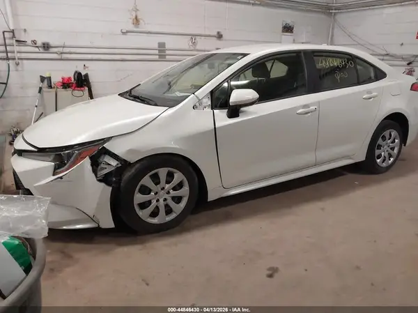 JTDEPMAEXMJ180252 2021 TOYOTA COROLLA - Image 2