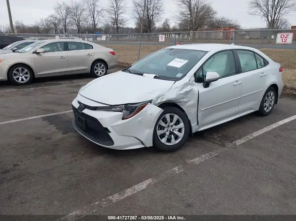 JTDEPMAEXN3011631 2022 TOYOTA COROLLA - Image 2