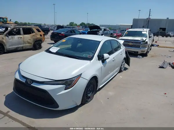 JTDEPMAEXN3025383 2022 TOYOTA COROLLA - Image 2