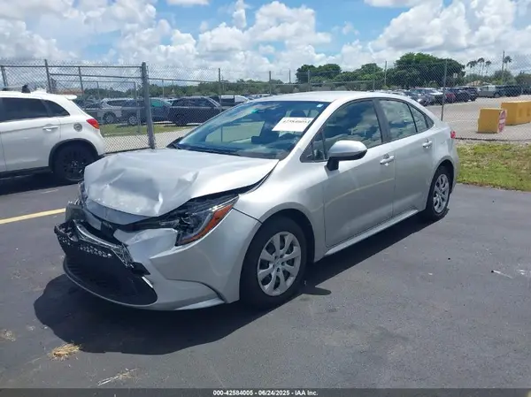 JTDEPMAEXNJ227278 2022 TOYOTA COROLLA - Image 2