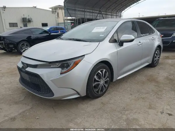 JTDEPRAE9LJ055724 2020 TOYOTA COROLLA - Image 2