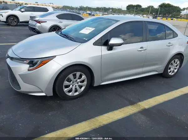 JTDEPRAE9LJ058915 2020 TOYOTA COROLLA - Image 2