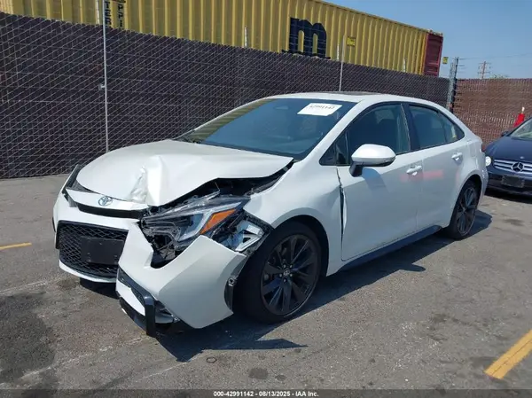 JTDT4MCE5R3520707 2024 TOYOTA COROLLA - Image 2