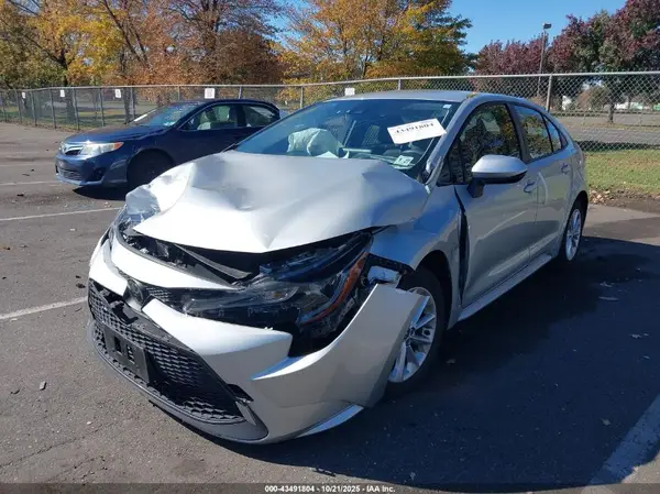 JTDVPMAE0NJ223045 2022 TOYOTA COROLLA - Image 2